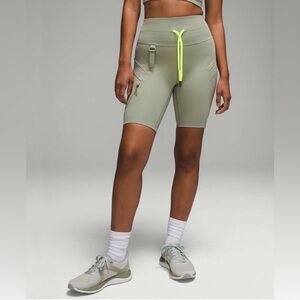 Lululemon Shorts Size 4 Cargo Super High Rise Hiking 8” Laurel Green